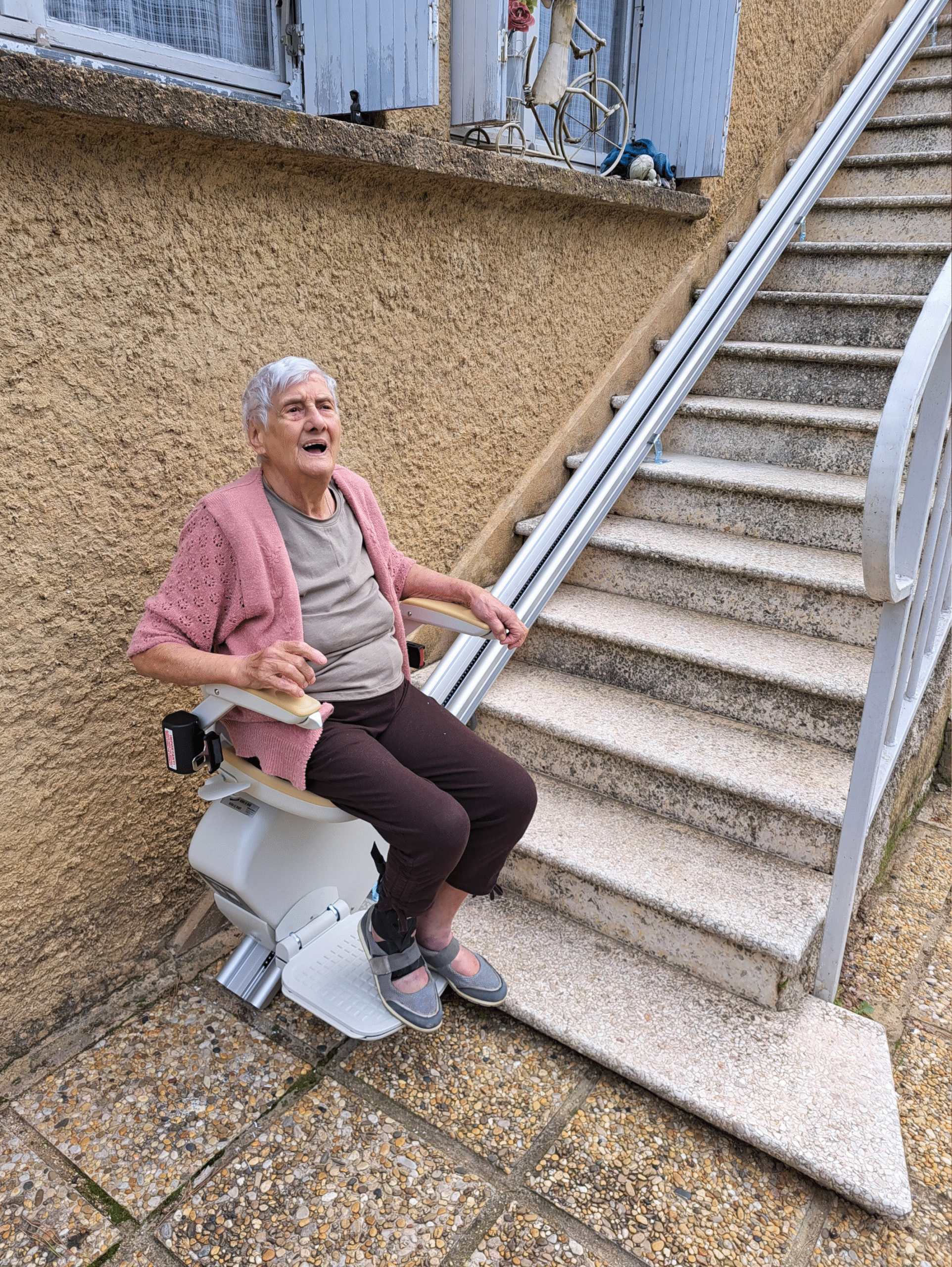 Monte-escalier Acorn électrique - Modèle Droit Occasion - Charge Max 130 Kg