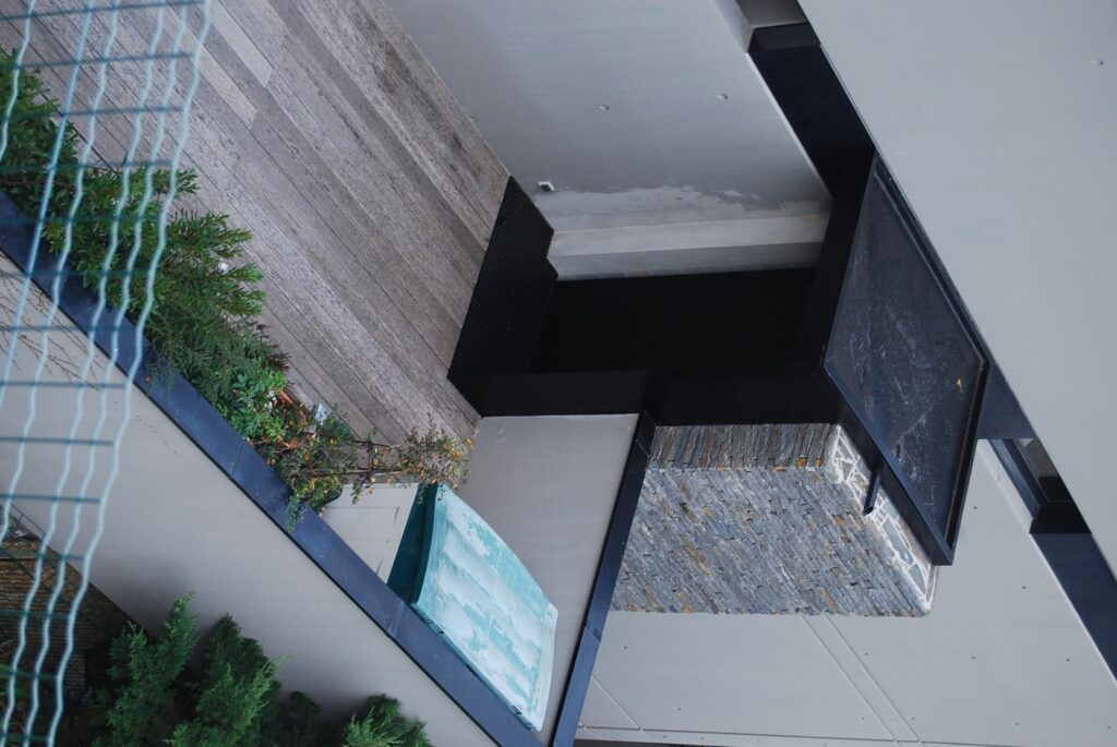 monte-escaliers-exterieur-castres